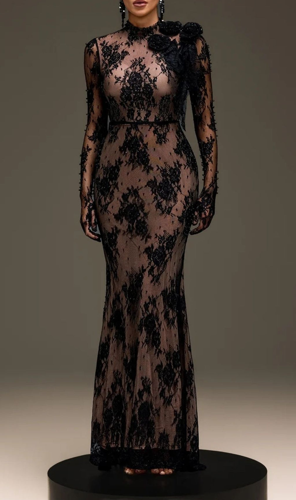 Varnelis Backless Pearl Lace Maxi Dress