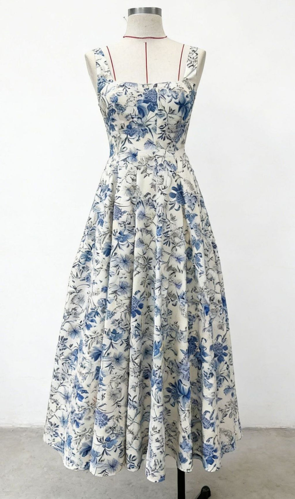 Kenia Elegant Blue Floral Strappy Maxi Dress