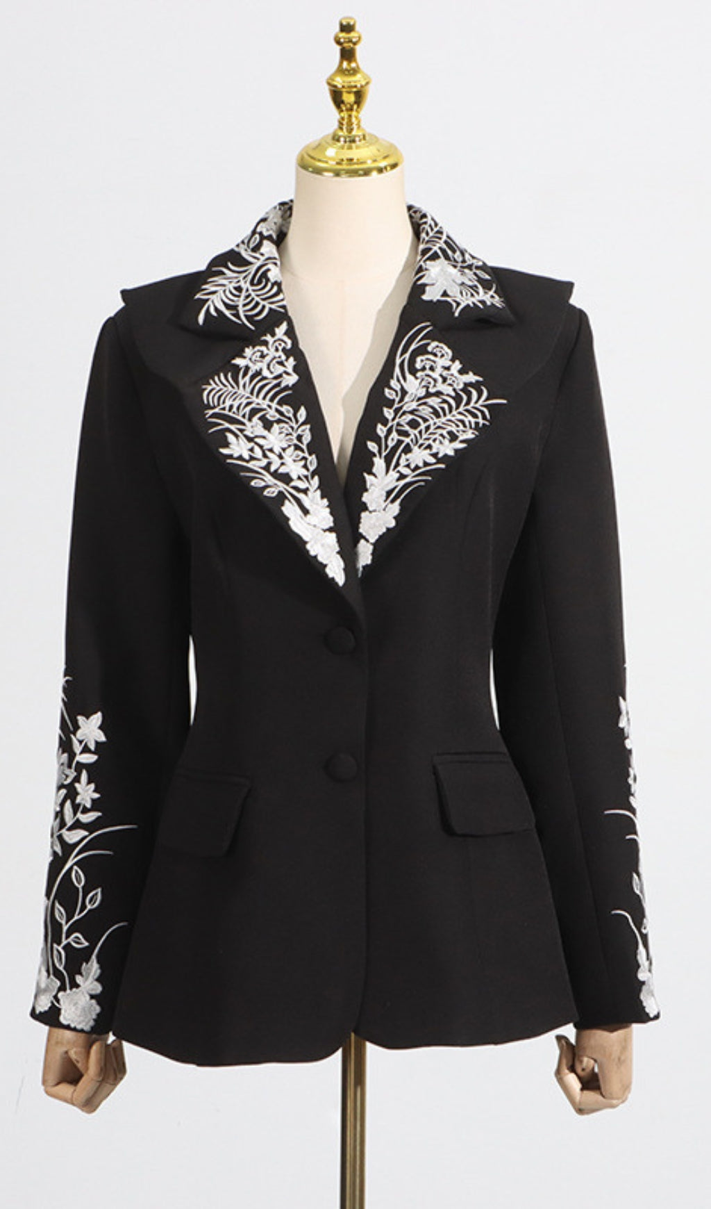 Evanthe Black Flower Embroidery Blazer
