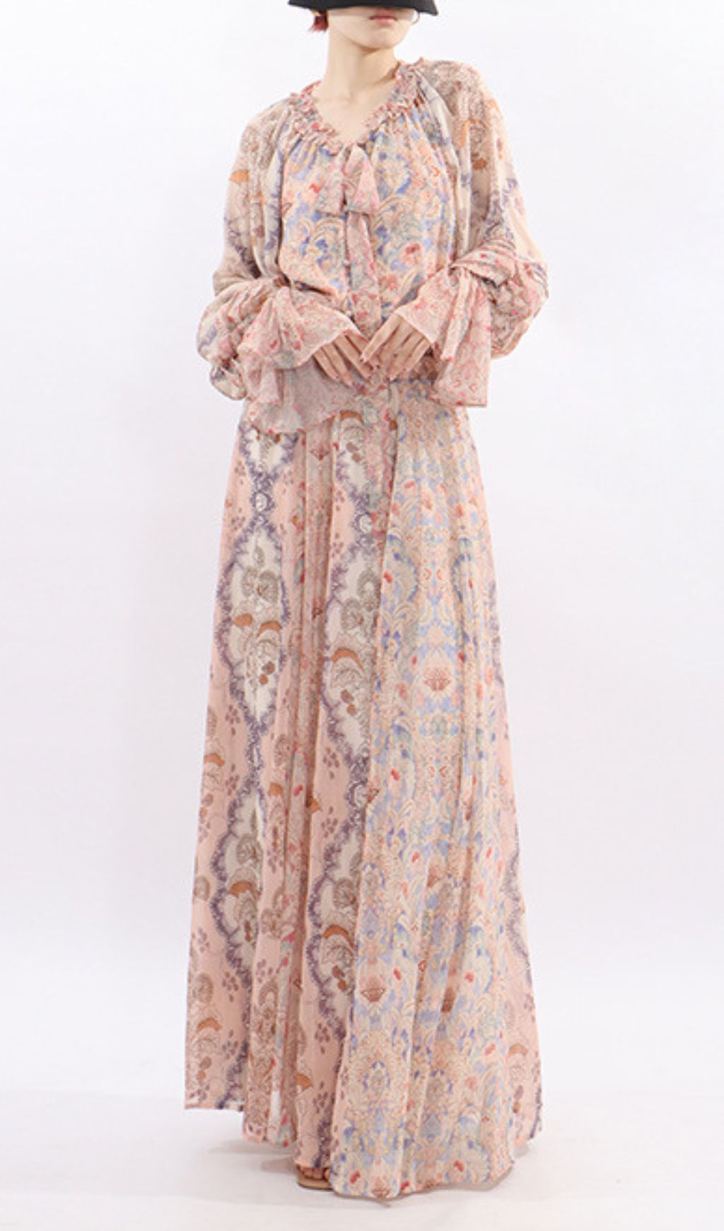 Jawahir Boho Chic Printed Long Sleeve Maxi Two-Piece Set - Effortless Elegance