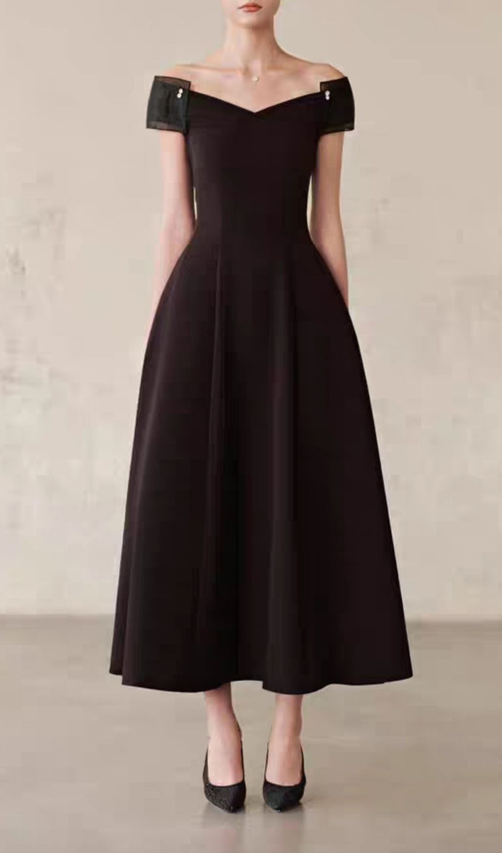 Kinu Black Off-Shoulder Maxi Dress