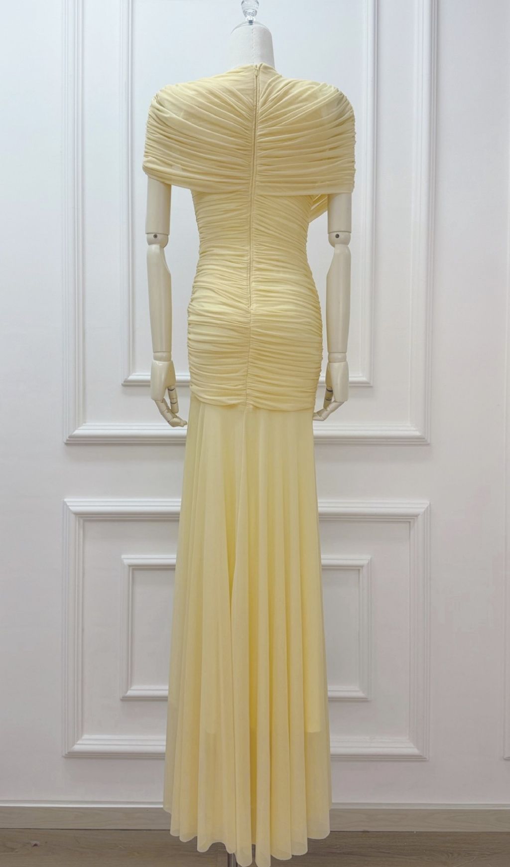 Kemi Elegant Ruched One-Shoulder Maxi Gown - Figure-Flattering & Sophisticated