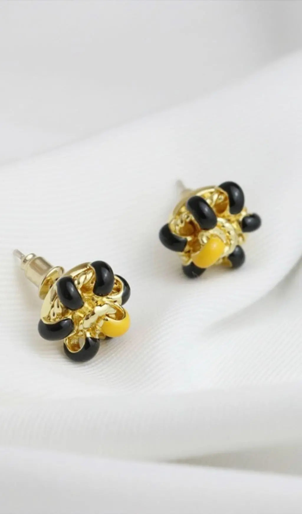 18K Gold Enamel Flower Ear Studs - Black