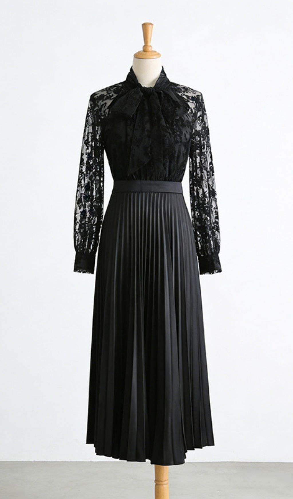 Kandy Elegant Black Lace Pleated Midi Dress | Long Sleeve Bow Tie Style