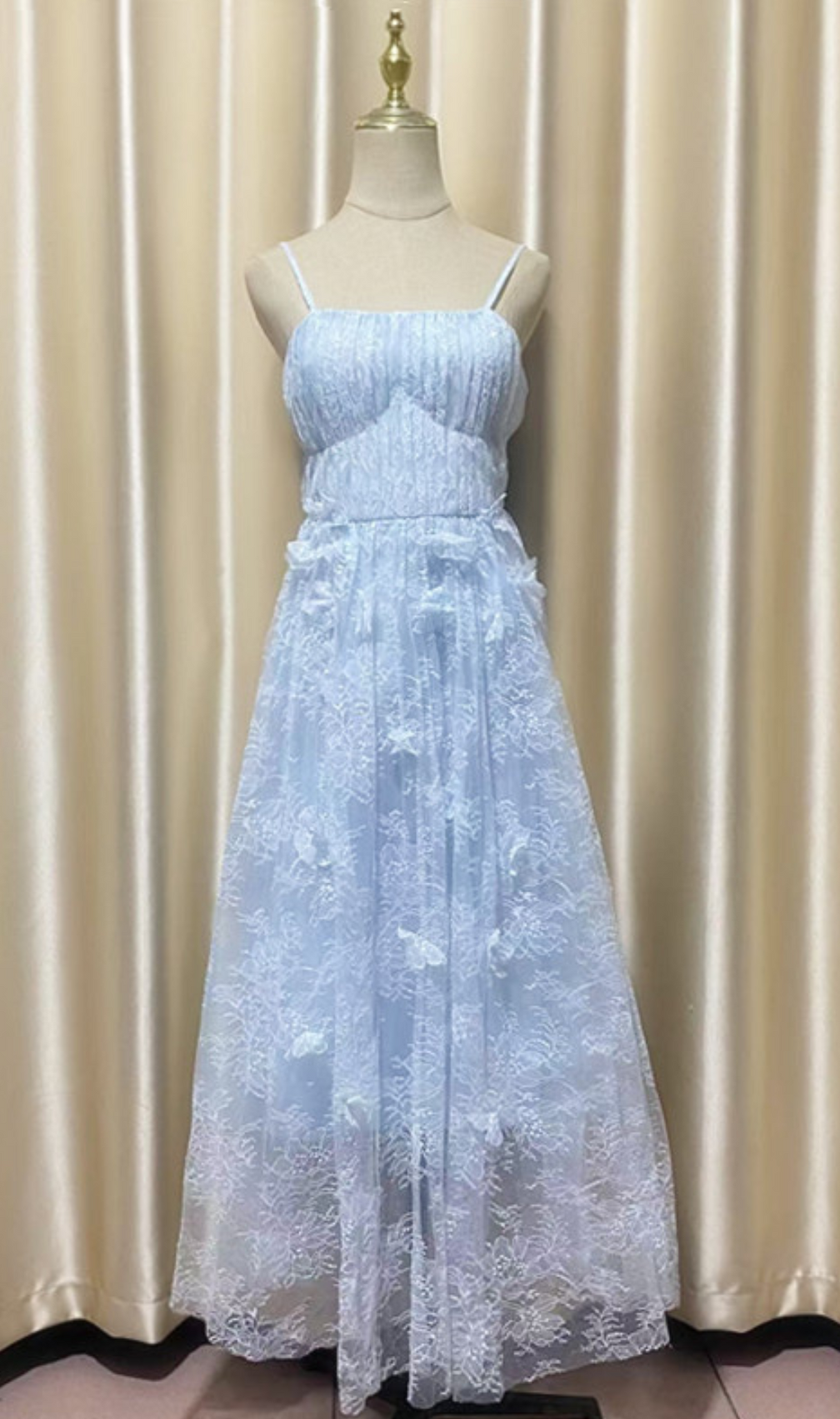 Heli Blue Lace Pleated Maxi Dress