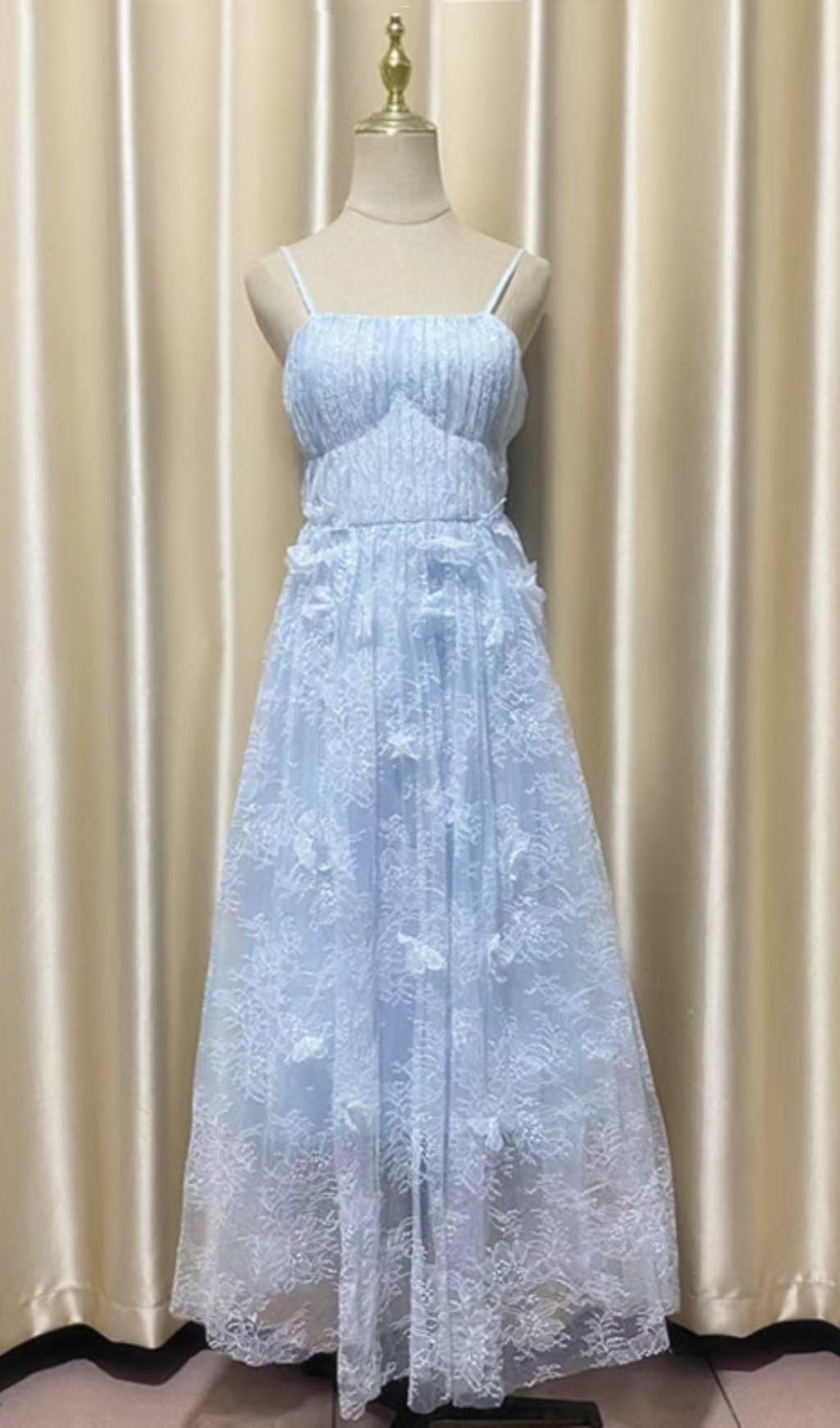 Heli Blue Lace Pleated Maxi Dress