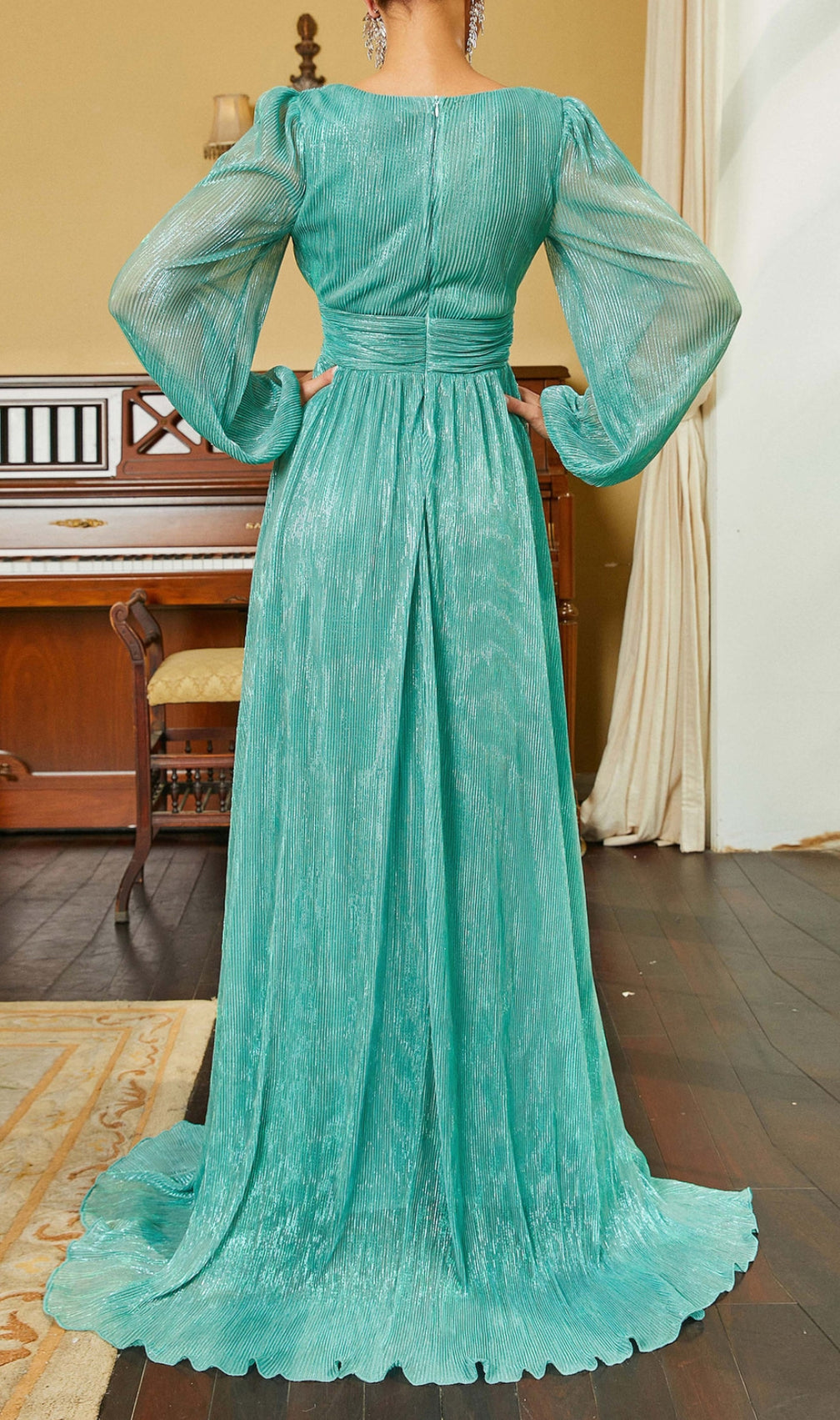 Briseis Green V-Neck Long Sleeve Maxi Dress