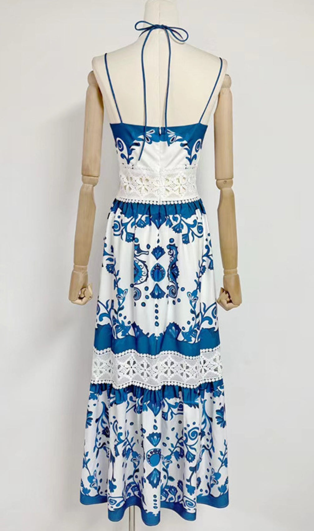 Estela V-Neck Printed Maxi Dress