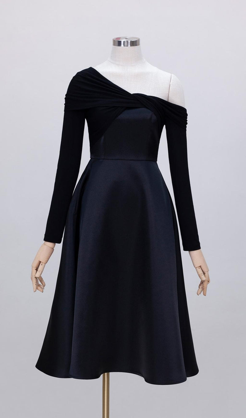 BLACK DIAGONAL SHOULDER LONG SLEEVE MIDI DRESS