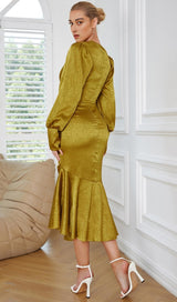 LONG SLEEVES RUCHED MIDI DRESS IN YELLOW