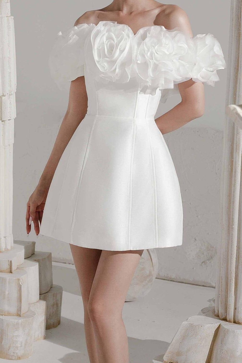 3D FLORAL STRAPLESS MINI DRESS IN WHITE