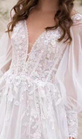 HIGH SPLIT LONG-SLEEVED WEDDING DRESS IN WHITE