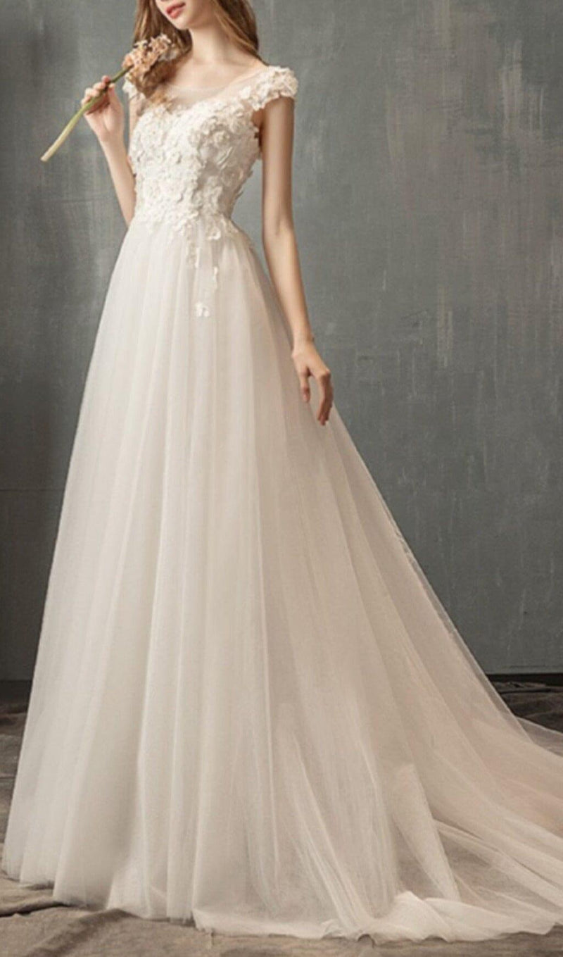 THREE-DIMENSIONAL FLOWER DRAG-TAILED WEDDING DRESS IN WHITE